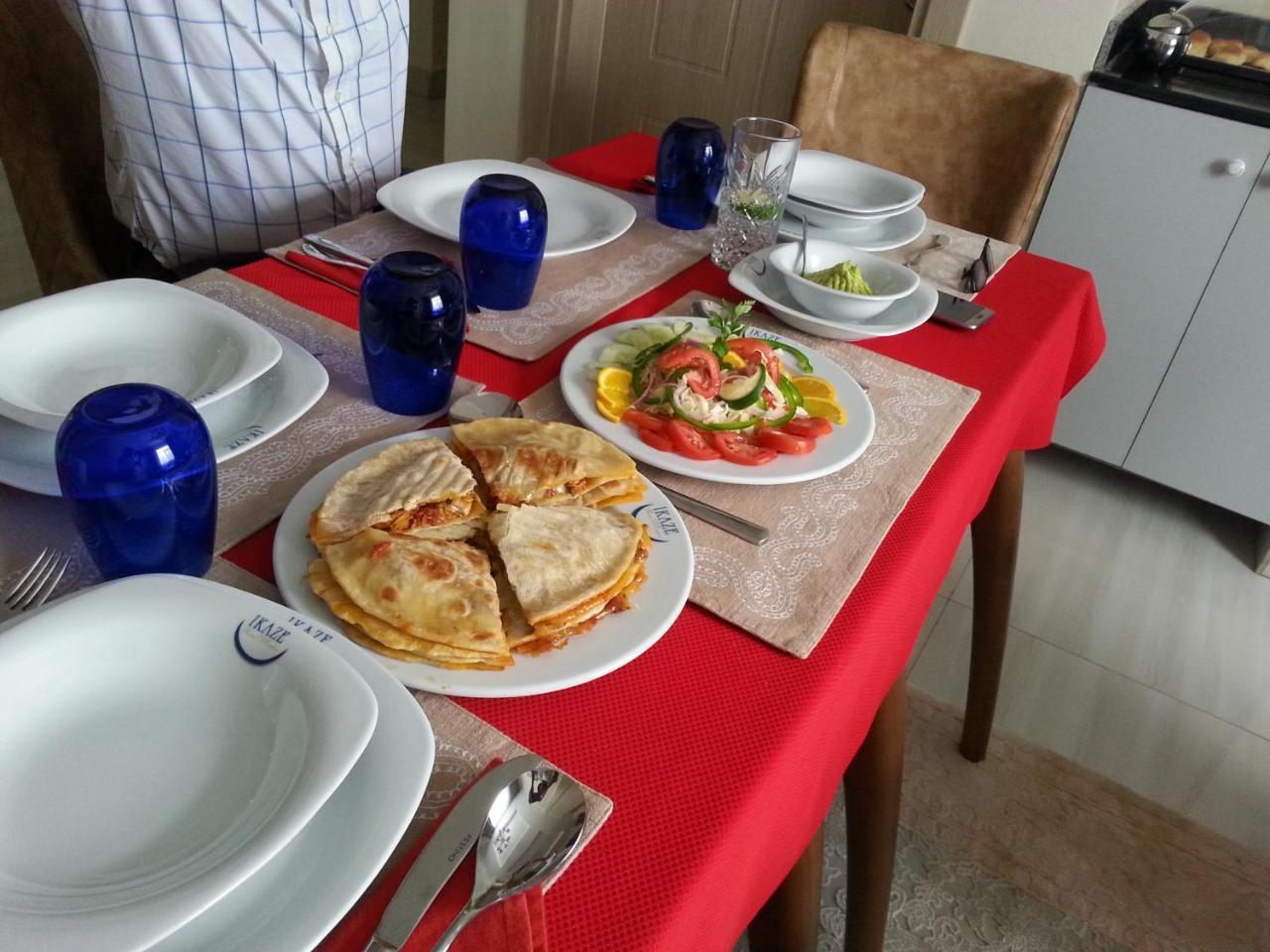 Ikaze B&B Кигали Екстериор снимка