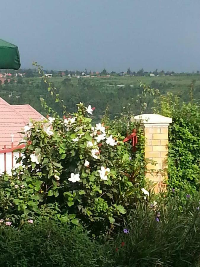 Ikaze B&B Кигали Екстериор снимка